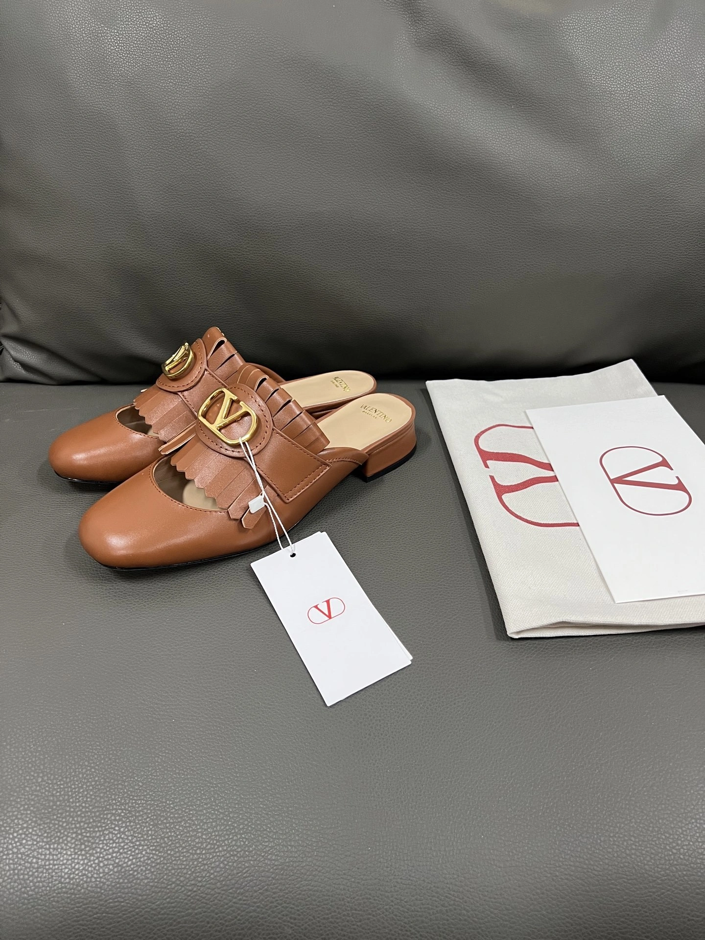 COCO-- V1859ti9o 6W2S0LP8DSHN58 Heel height： 2.5CM Calfskin item:E-X194D4044